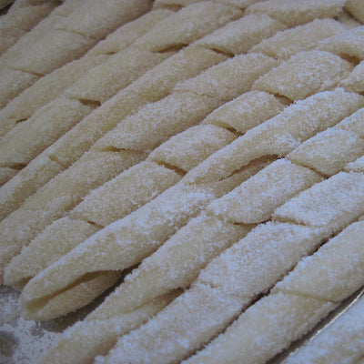 Busiate (Sizilianische Pastaspezialität)